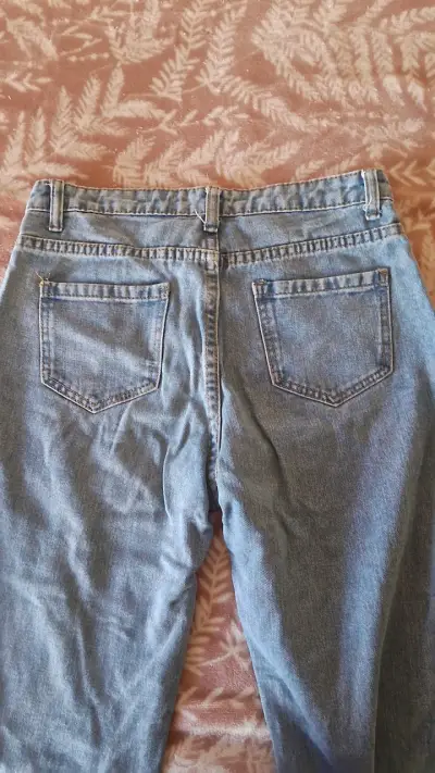 Jeans denim desgastados - miniatura 4