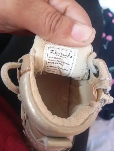 Botines café claro  para niñas - miniatura 2