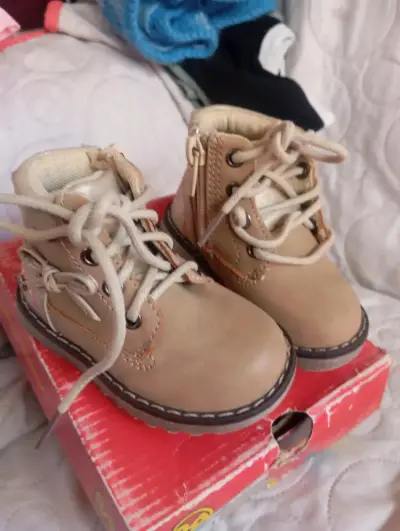 Botines café claro  para niñas - miniatura 4