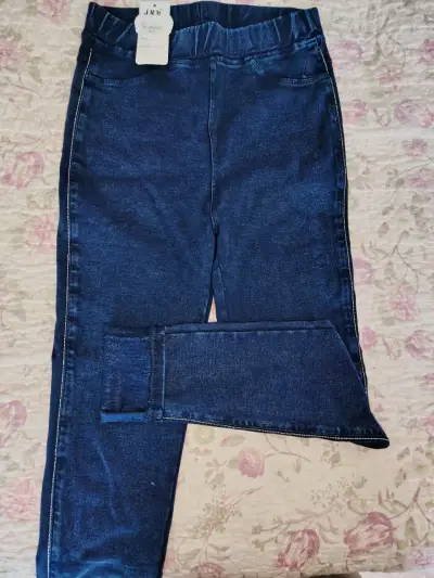 Pantalones blancos de mezclilla - miniatura 3