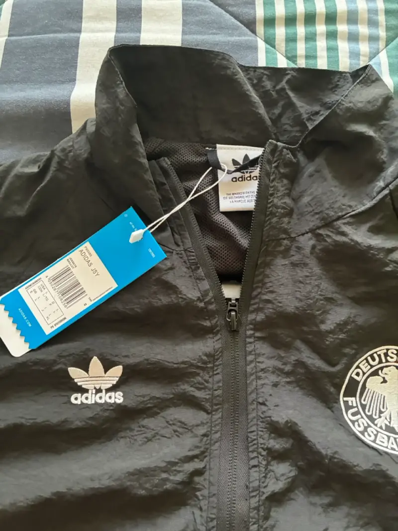 Chaqueta deportiva Adidas negra - 2