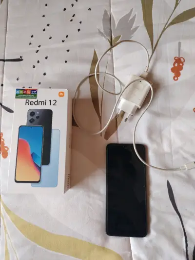 Smartphone Redmi negro en buen estado - miniatura 6