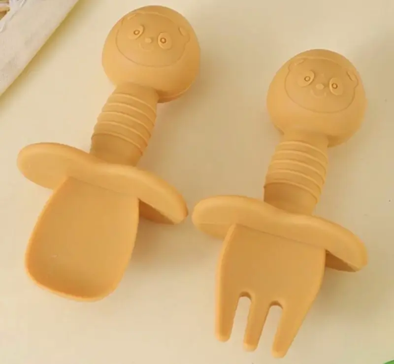 Cubiertos infantiles de silicona gris - 2