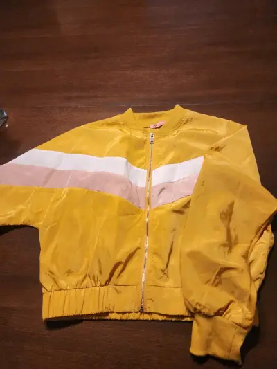 Chaqueta amarilla retro - miniatura 1