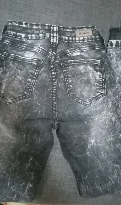 Jeans negros desgastados - miniatura 2