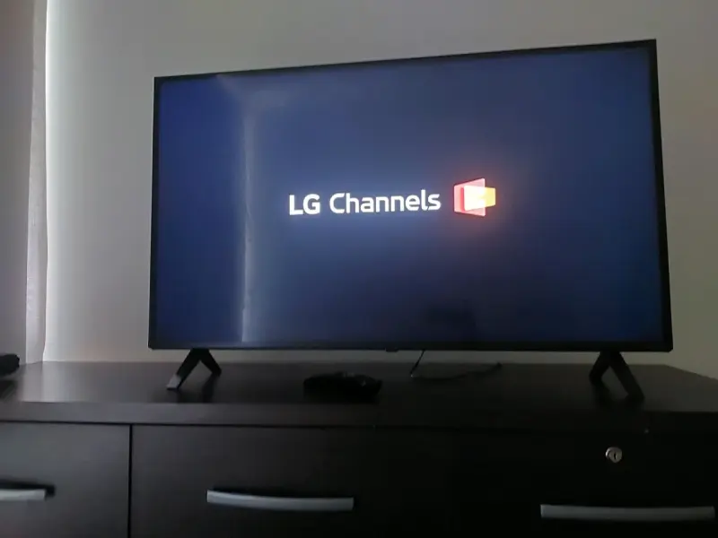 Smart TV pantalla grande - 3