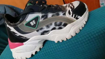 Zapatillas deportivas estampadas - miniatura 1