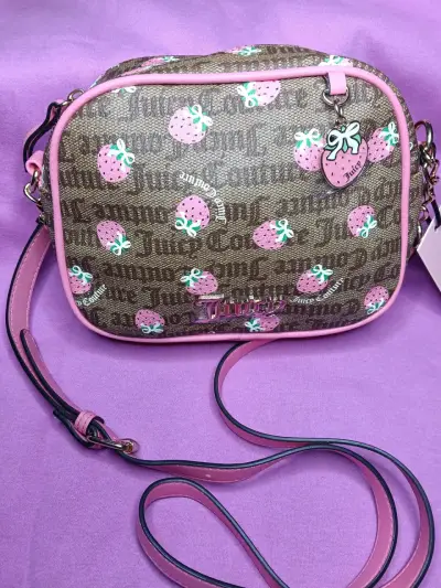 Crossbody Juicy Couture con fresas - miniatura 4
