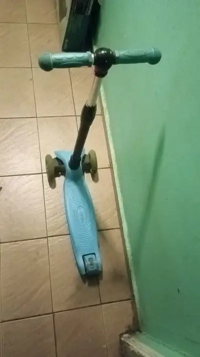 Scooter infantil azul - miniatura 1