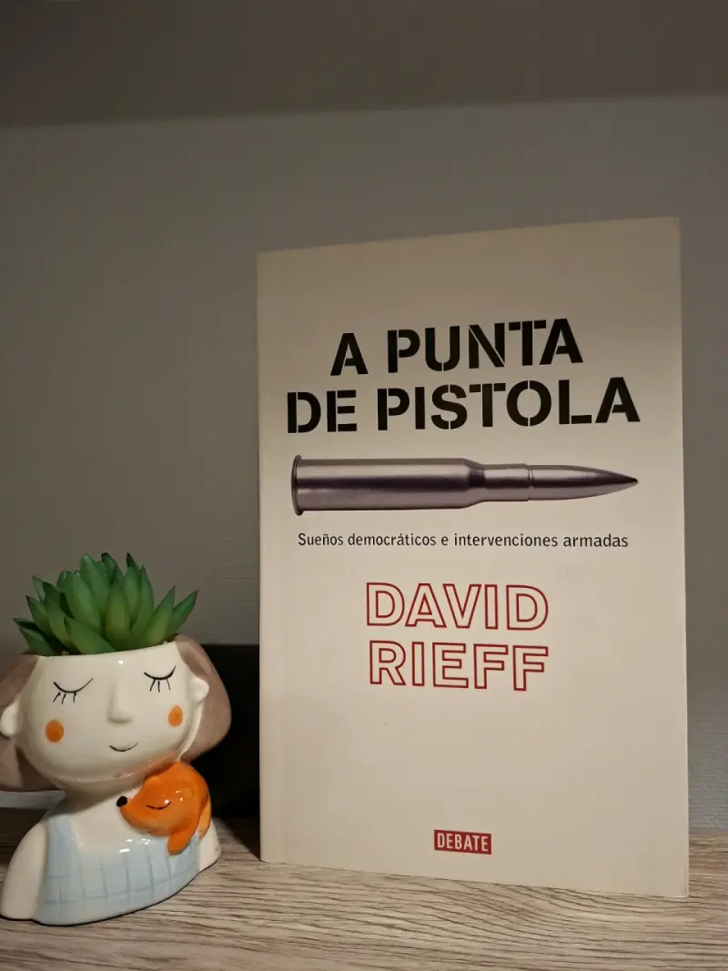 Libro A Punta de Pistola