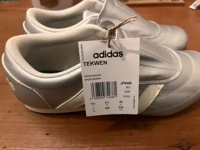 Zapatillas deportivas Adidas plateadas - miniatura 1