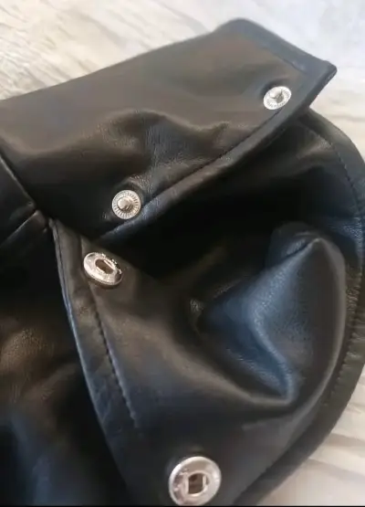 Chaqueta cuero sintetico negro con cinturón - miniatura 3