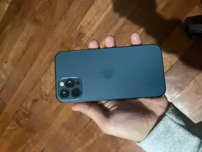 iPhone 12 Pro color azul para repuesto - miniatura 1