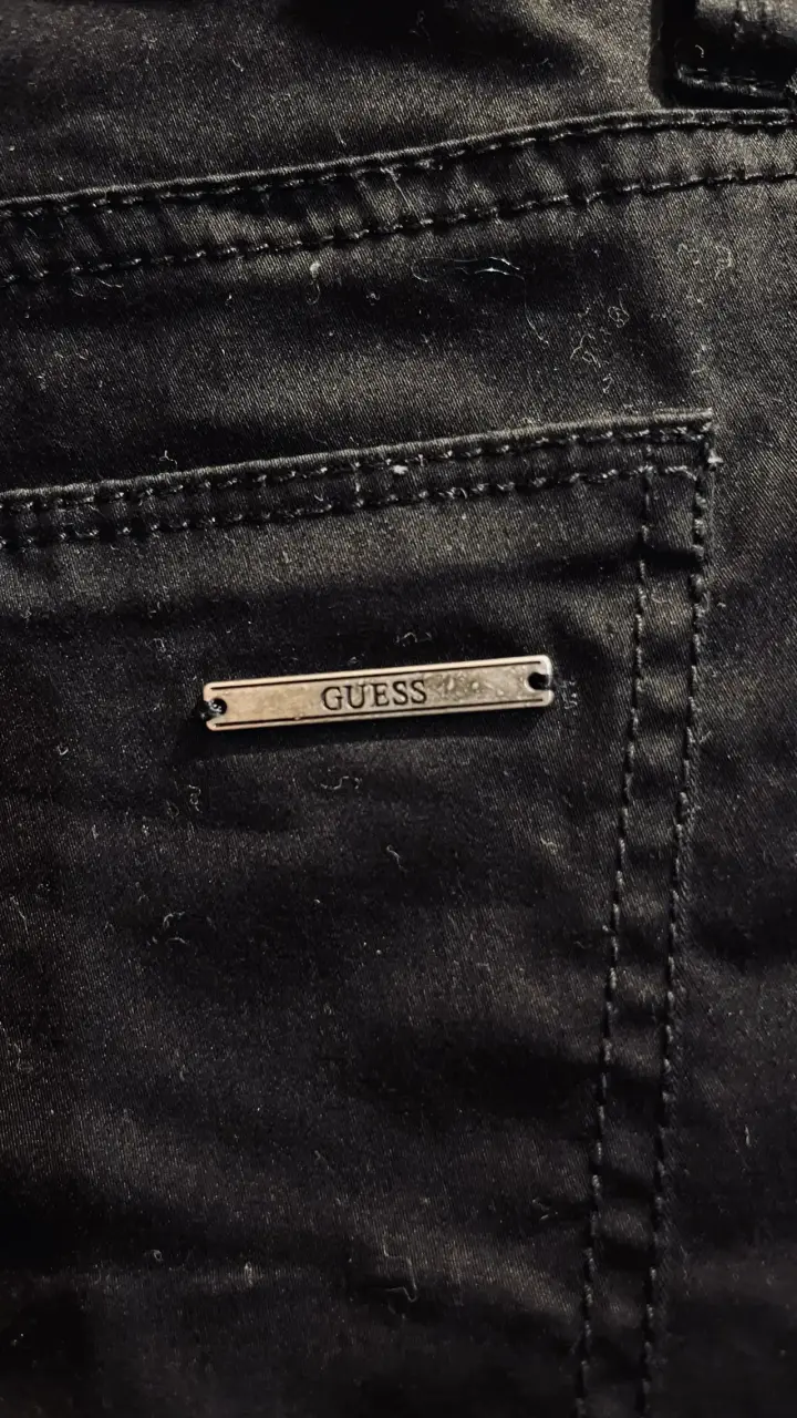Enterito negro Guess nuevo - 3