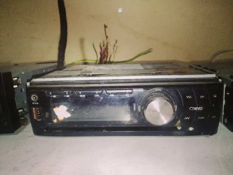 Radio Bluetooth para auto usada - 2