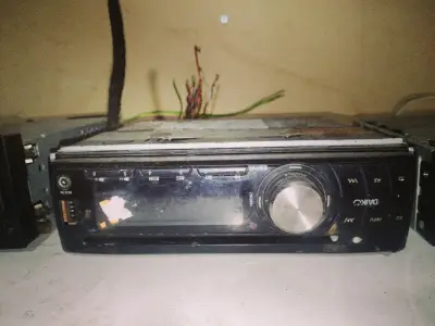 Radio Bluetooth para auto usada - miniatura 2