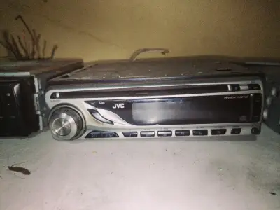 Radio Bluetooth para auto usada - miniatura 3
