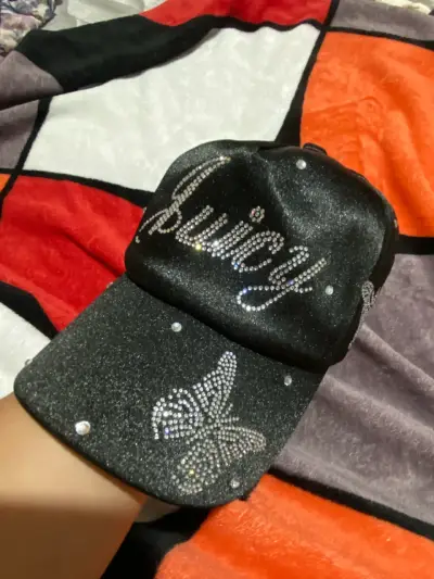 Gorra negra con brillos - miniatura 1
