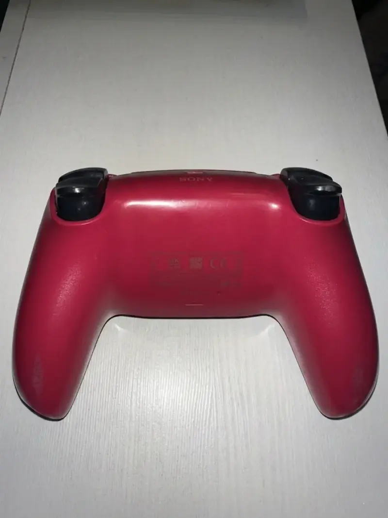 Control PS5 Cosmic Red - 2