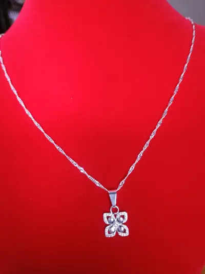 Cadenas de plata con diferentes dijes - miniatura 1