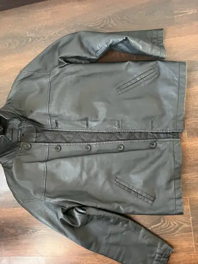 Chaqueta de cuero negra - miniatura 1