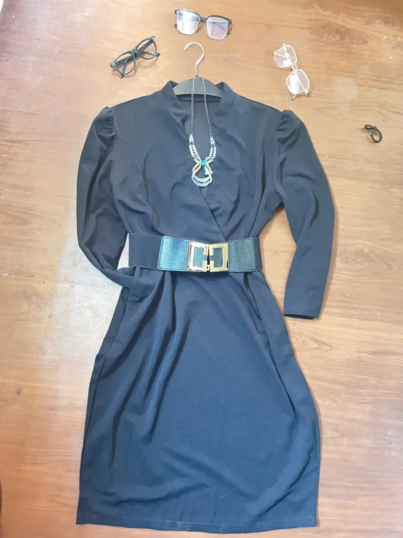 Vestido negro con cinturón H - 2