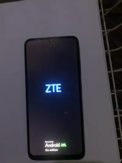 Teléfono ZTE Android Go - miniatura 1