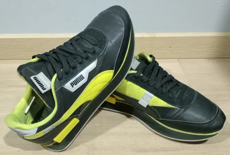 Zapatillas deportivas Puma negras y amarillas - 2