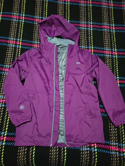 Chaqueta impermeable morada - miniatura 1
