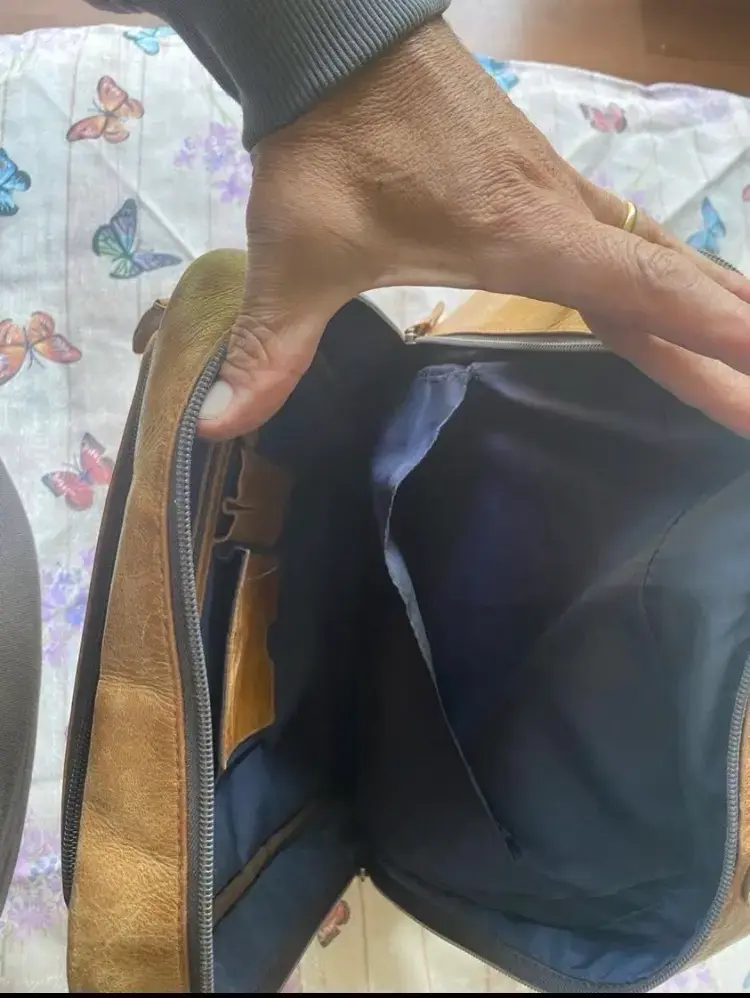 Vendo Mochila de Cuero Marca Craftmen - 2