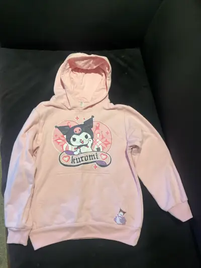 Polerón rosado con capucha Kuromi - miniatura 1