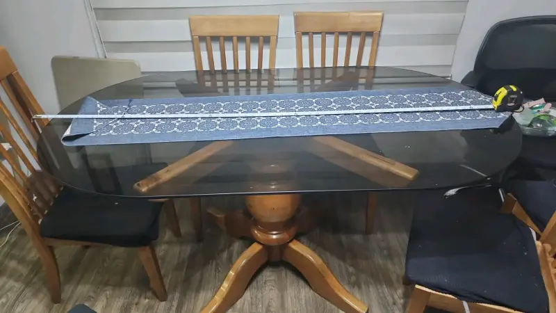 Hermoso comedor de vidrio, más seis sillas - 1