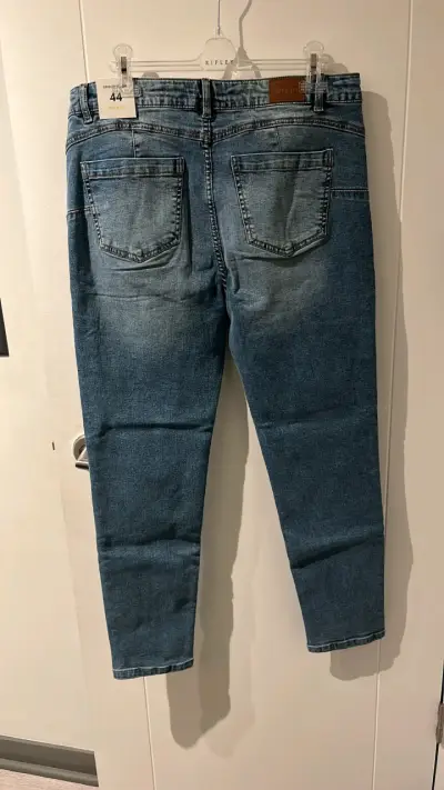 Jeans azules desgastados mujer - miniatura 4
