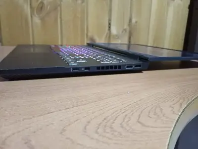 HP Gaming OMEN 15 Ryzen 7 4800H RTX 2060 16GB RAM - miniatura 4