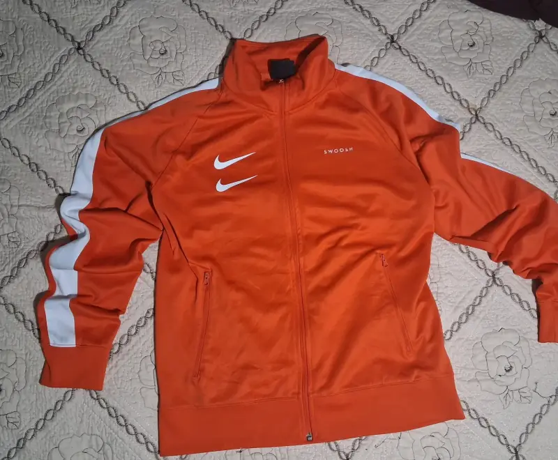Zip nike swoosh - 1