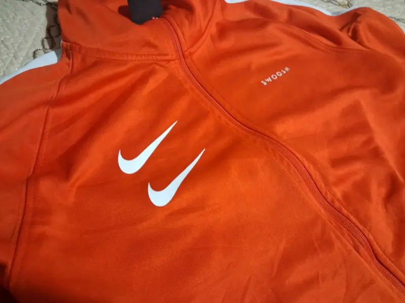 Zip nike swoosh - 2