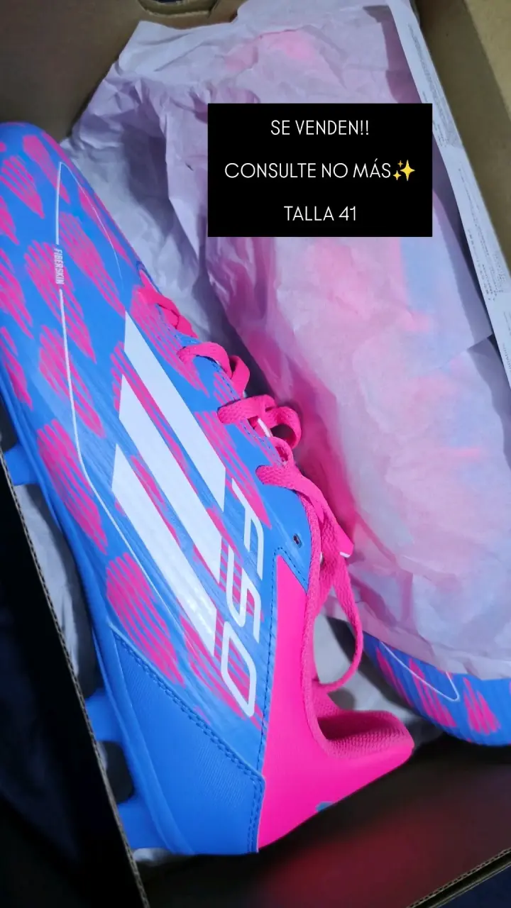 Zapatillas deportivas azul y rosado