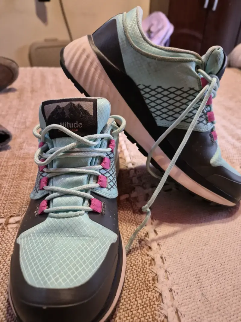 Zapatillas deportivas celestes