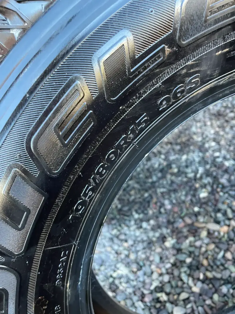 Neumaticos ducler H/L 195/80 R15 - 3