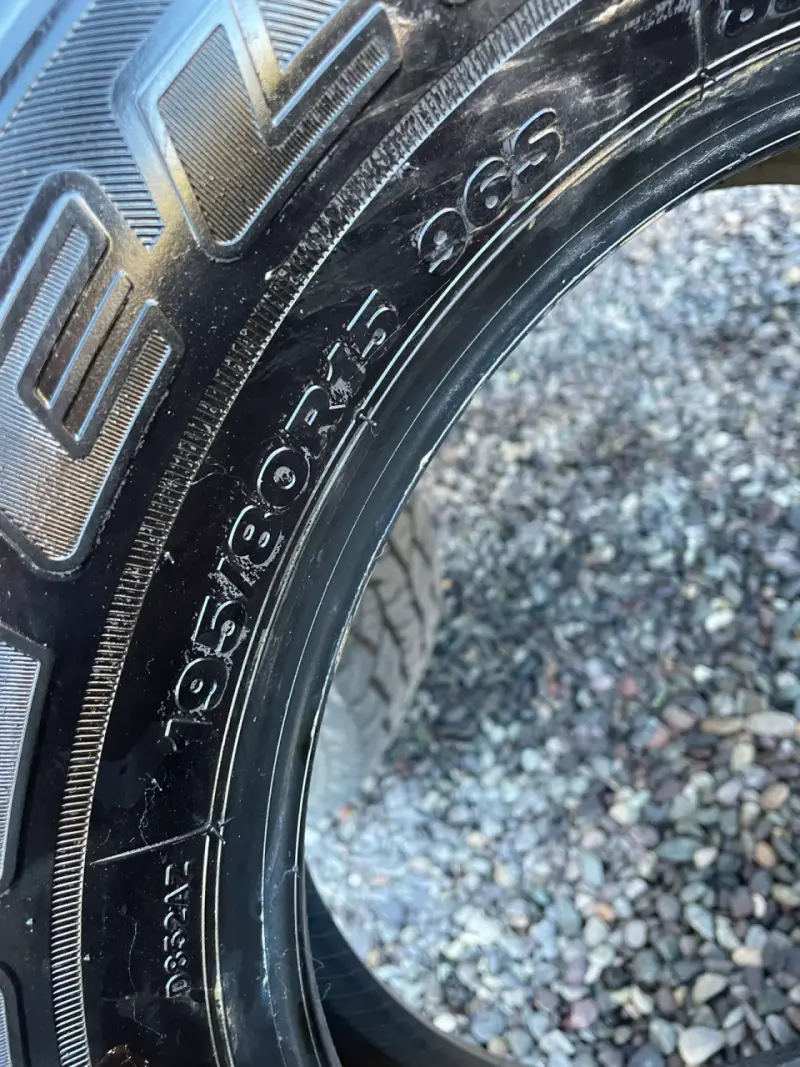 Neumaticos ducler H/L 195/80 R15 - 6