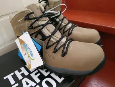 Botas de seguridad beige - miniatura 1