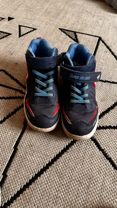 Zapatillas y botines de niño - miniatura 1