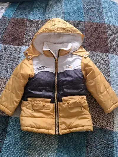 Chaqueta acolchada amarilla infantil - miniatura 1