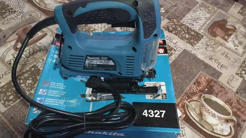 Sierra caladora Makita 4327 - 1