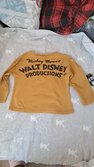 Polera Disney manga larga amarilla - miniatura 1