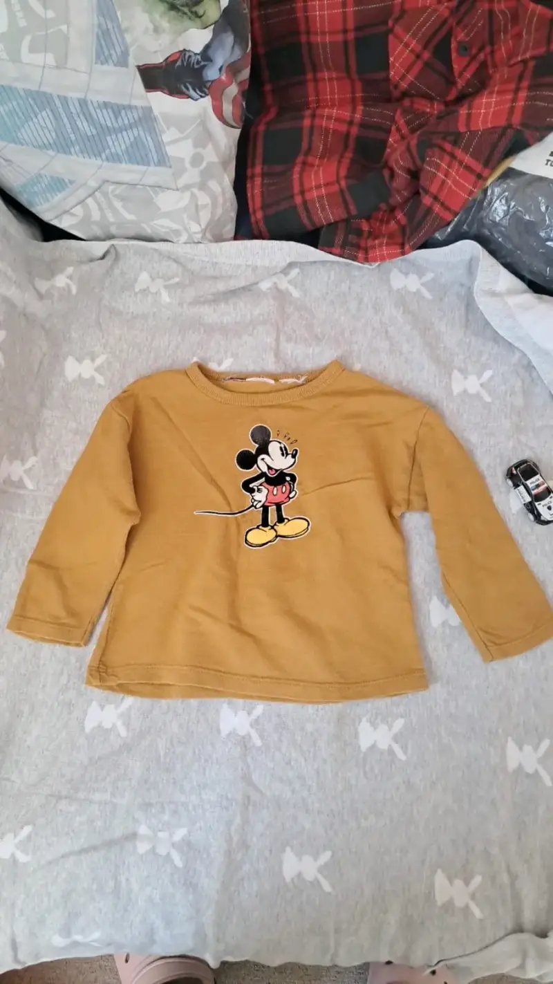 Polera Disney manga larga amarilla - 2