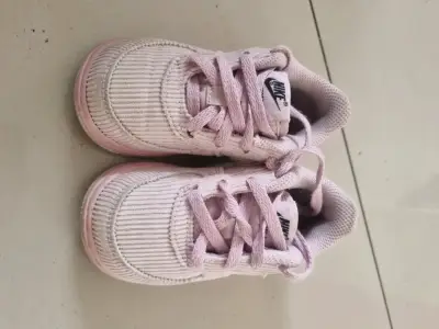 Zapatillas rosas Nike para niños - miniatura 1