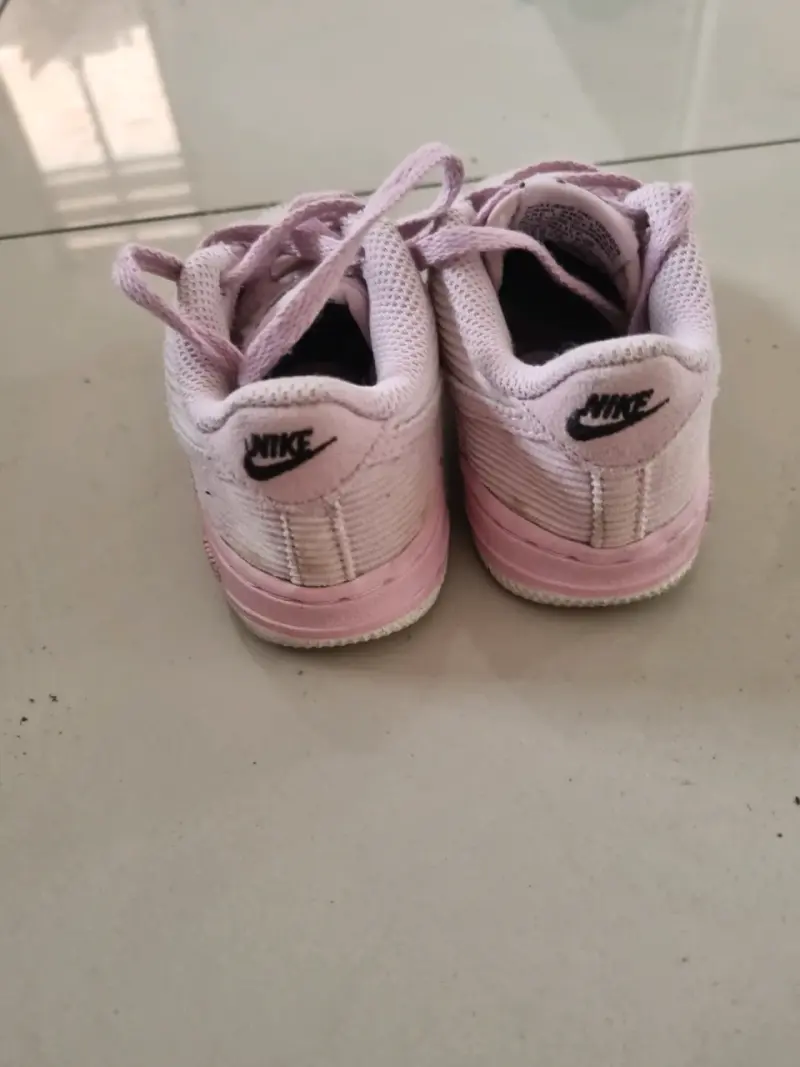 Zapatillas rosas Nike para niños - 3