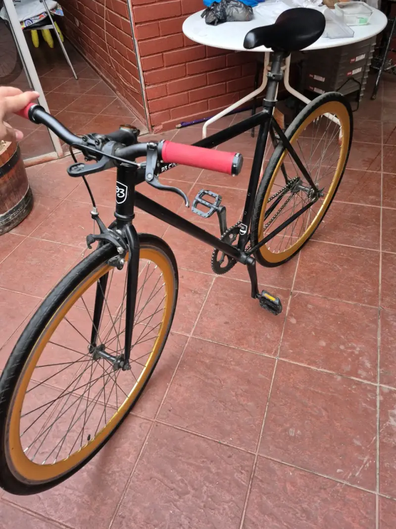 Bicicleta P3CYCLES fixie negra y amarilla - 1