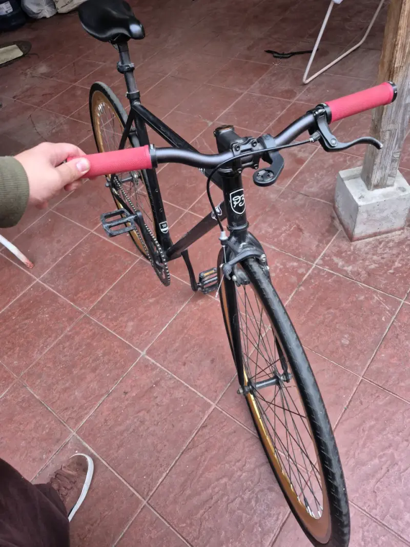 Bicicleta P3CYCLES fixie negra y amarilla - 2